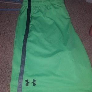 Under Armour womens 2xl shorts
